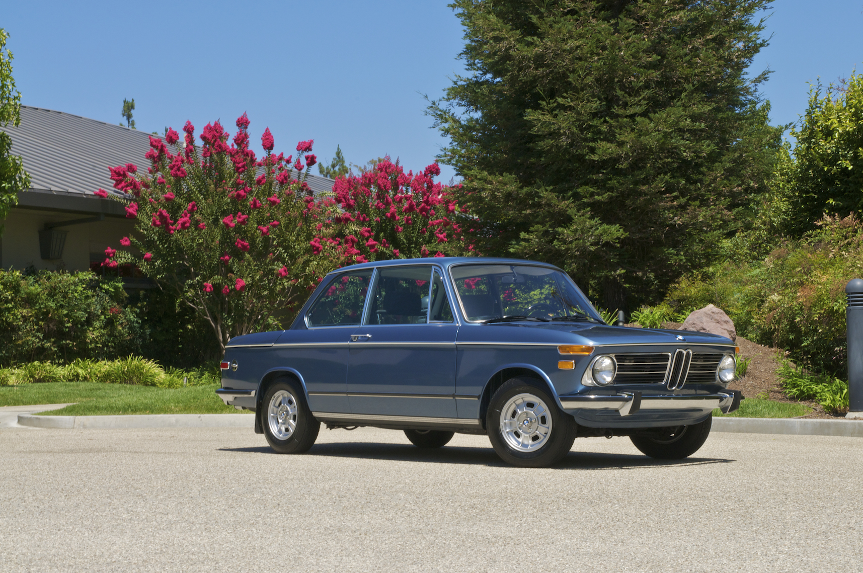 Name:  BMW_2002_tii_7.jpg
Views: 1335
Size:  2.48 MB