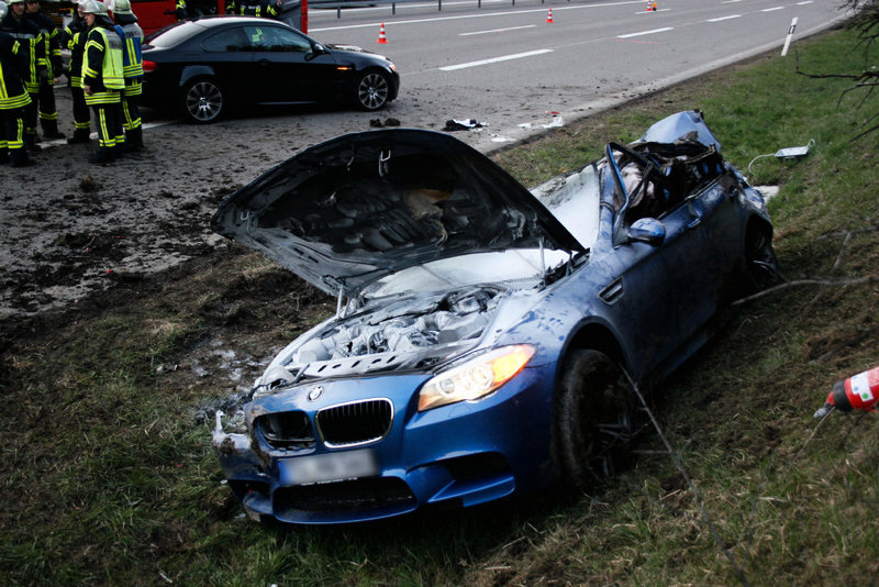 Name:  m5accident1.jpg
Views: 205425
Size:  137.5 KB