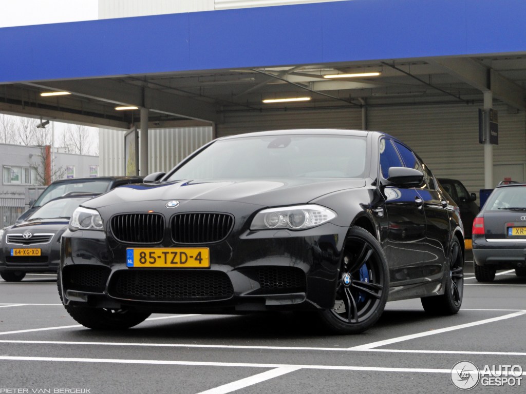 Name:  blacked-out-f10m5-5.jpg
Views: 6809
Size:  144.1 KB