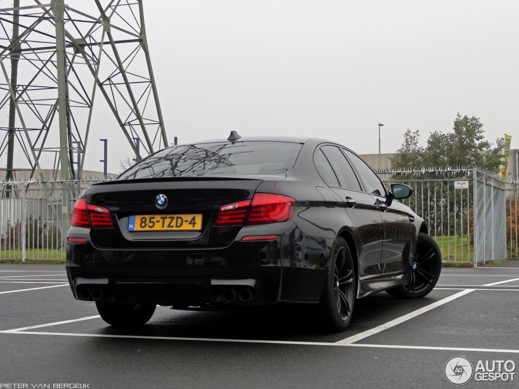 Name:  blacked-out-f10m5-3.jpg
Views: 5956
Size:  163.3 KB