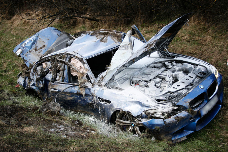 Name:  m5accident5.jpg
Views: 209939
Size:  169.2 KB