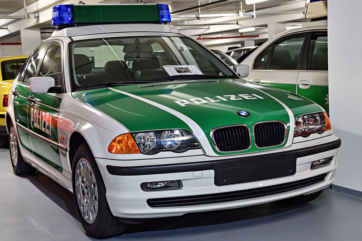 Name:  BMW-318i-E46-Polizei-fotoshowBig-cd7b12f9-1003532.jpg
Views: 15472
Size:  89.5 KB