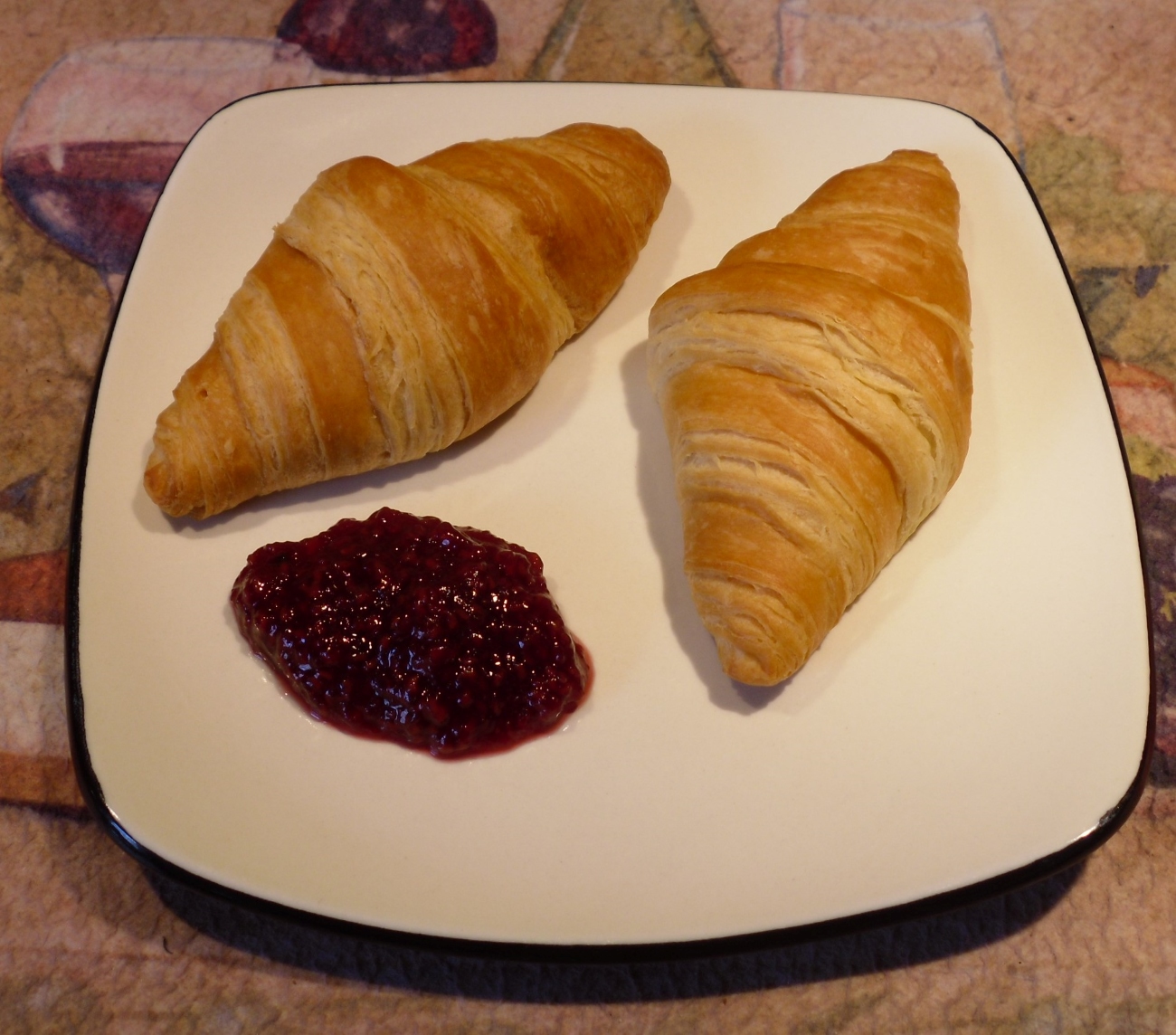 Name:  Croissants..JPG
Views: 525
Size:  614.9 KB