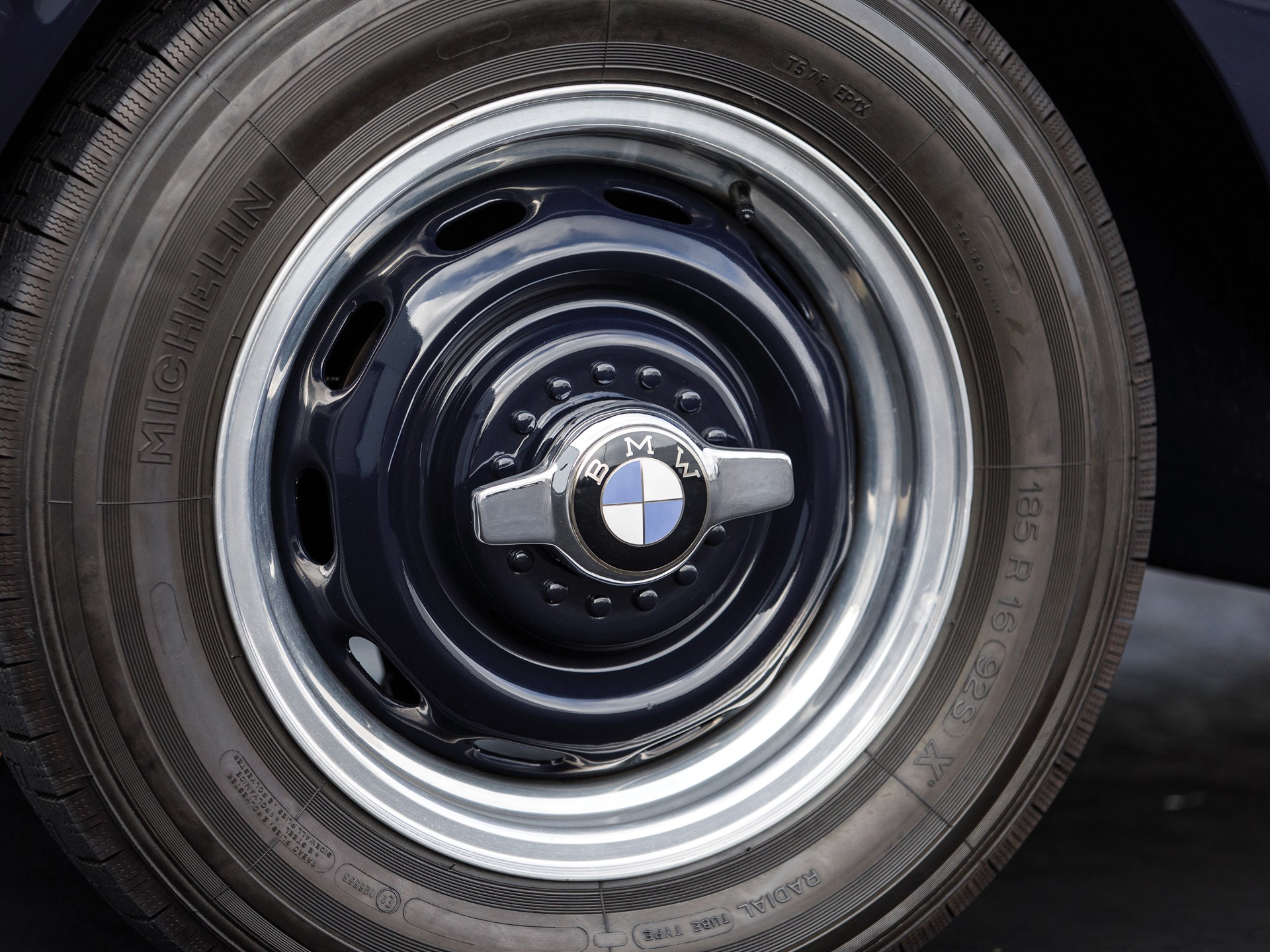 Name:  1958 BMW 507 Roadster S2 70157 RM Arizona 2019-06.jpg
Views: 3622
Size:  556.2 KB