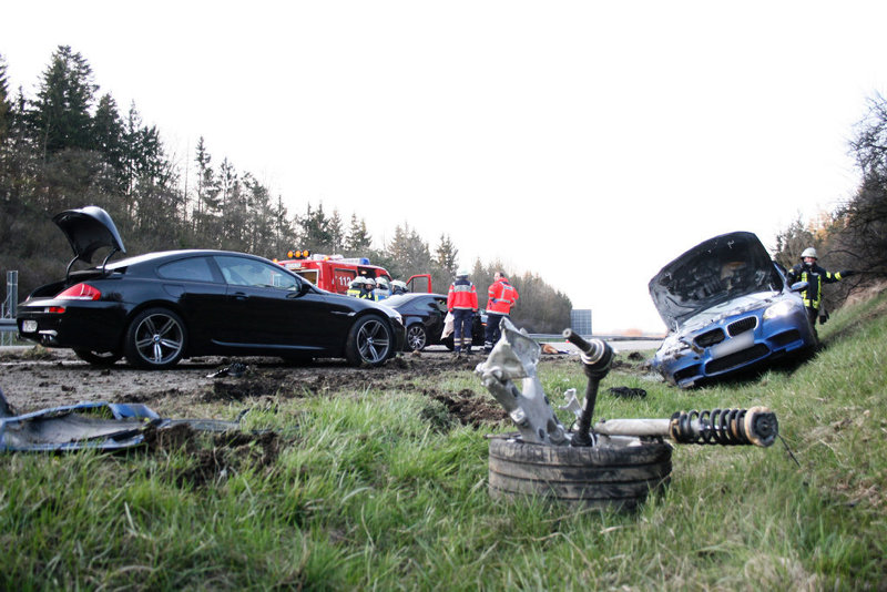 Name:  m5accident3.jpg
Views: 188715
Size:  116.7 KB